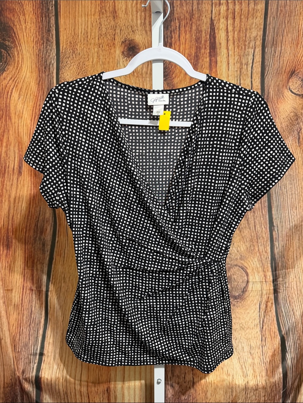 🚨$2 (Bundle 3+) Jaclyn Smith Pleated Side V-neck Blouse Size M